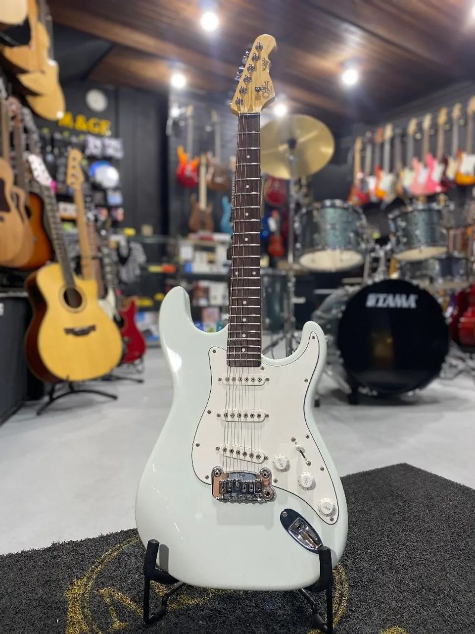 Guitarra G&L zerada