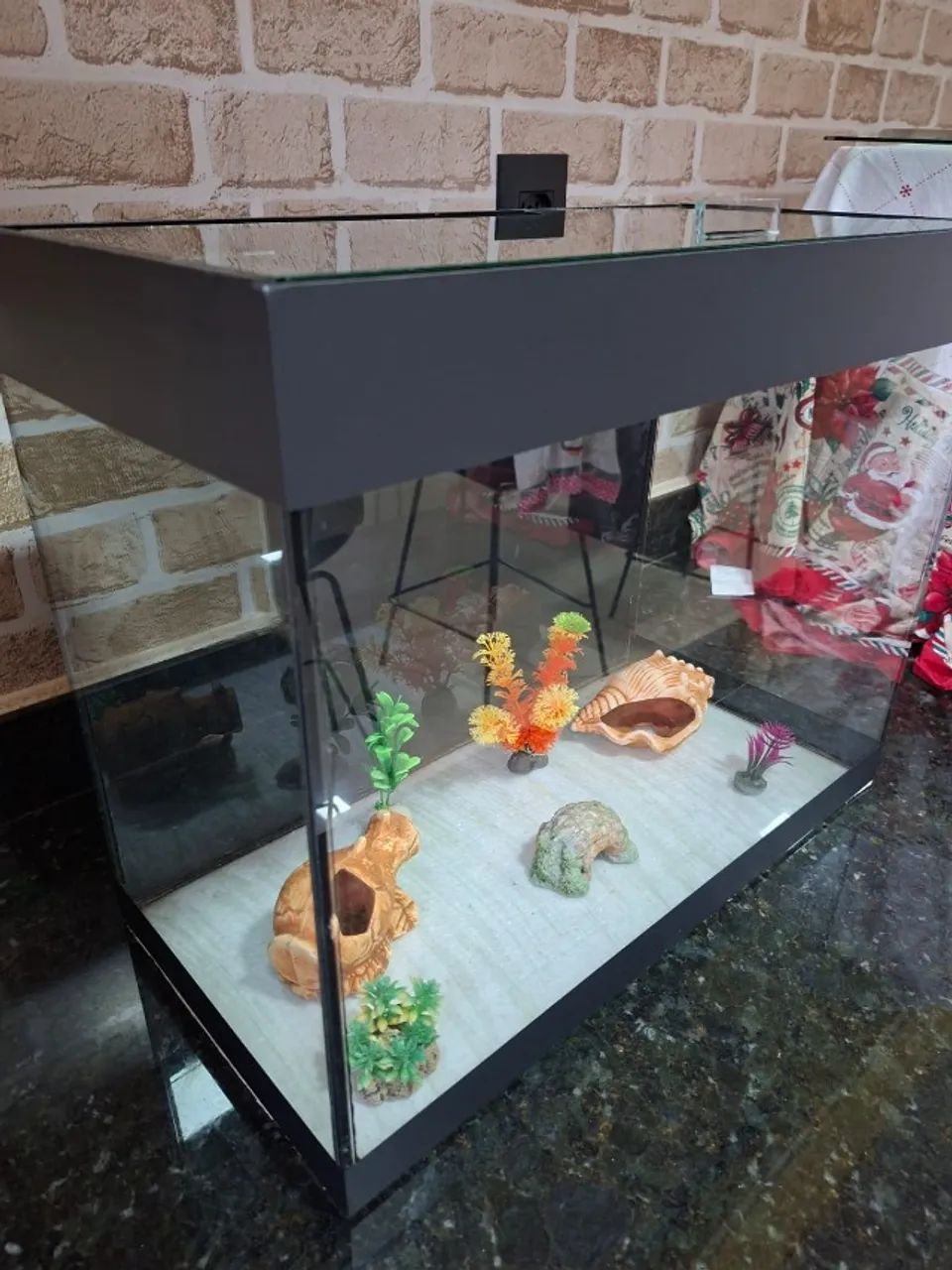 Aquário 50 litros com decoração e redinha - Foto 2