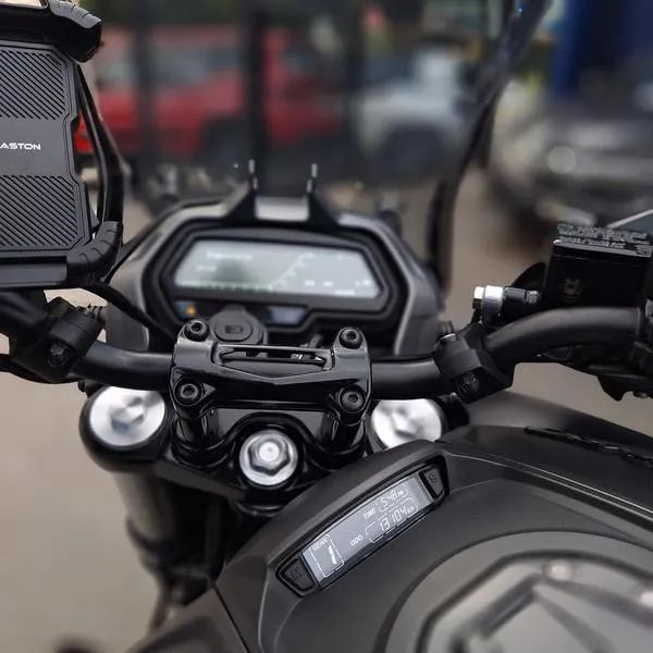 BAJAJ DOMINAR D400 2025 - Foto 11