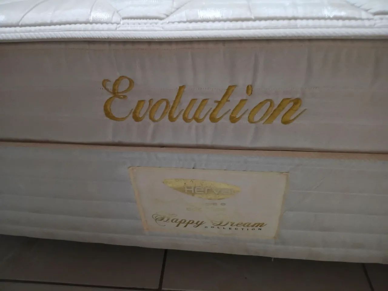 Vendo cama casal 64168524344450121