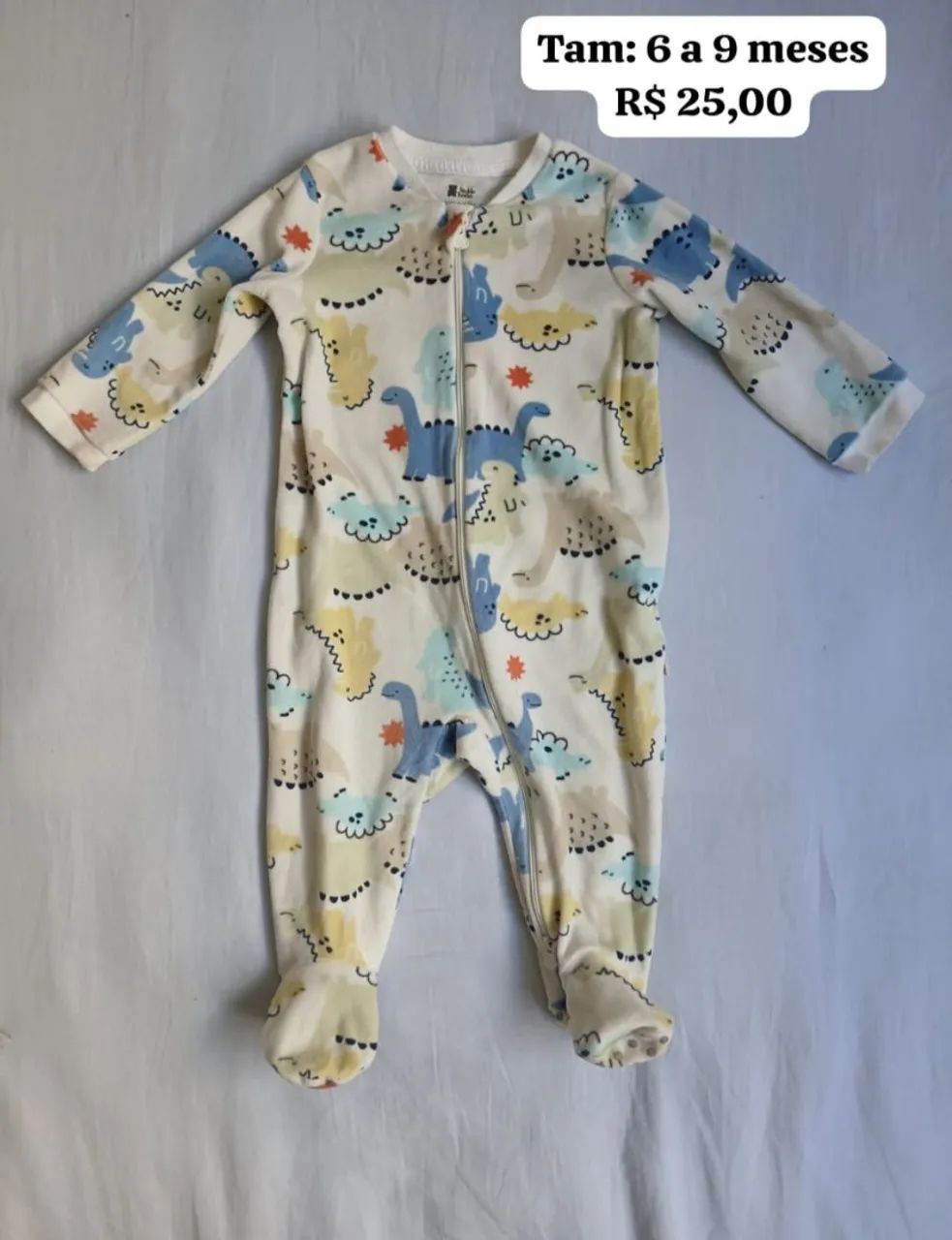 Macacão bebê - Dinossauros - 6 a 9 meses