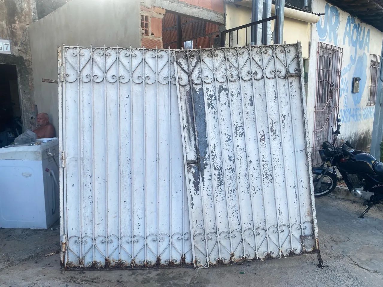 Portão pra garagem 2.4x2.10 - Foto 2