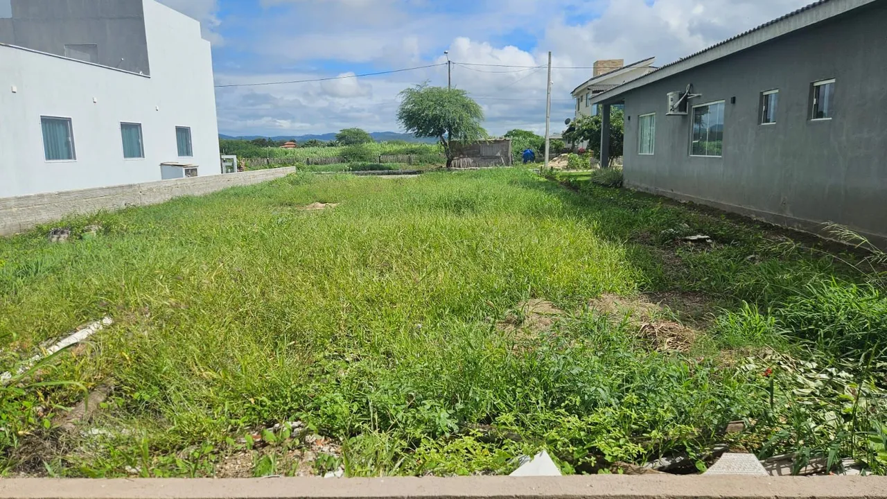 Terreno em condomínio fechado em Gravatá.