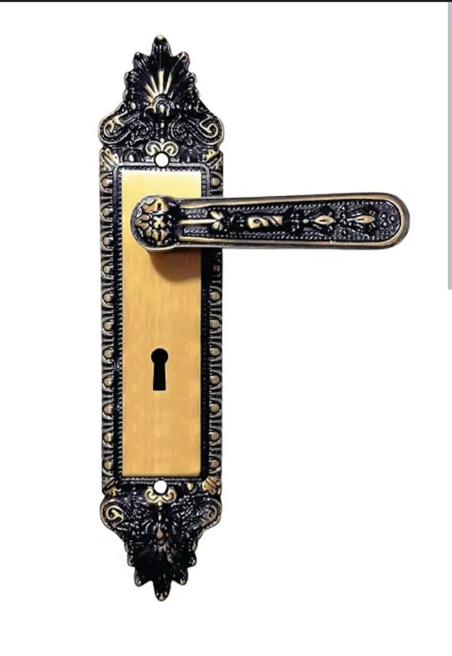 Arouca Colonial-Style Complete Interior Door Lock, Bronze