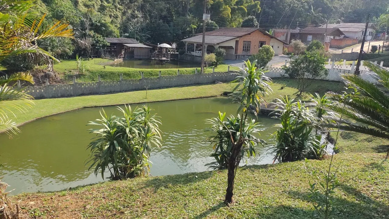 Sítio em ilhota/auto baú