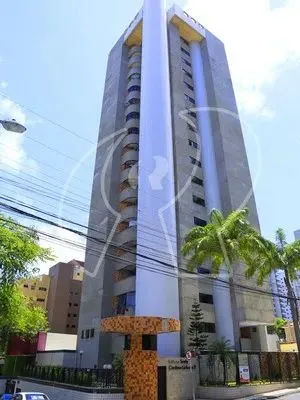 Excelente localização, próximo a Beira Mar de Fortaleza, apartamento de 02 suítes, varanda