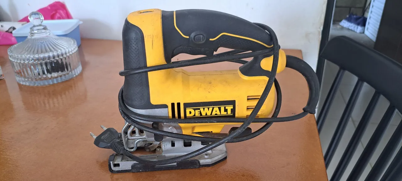 Serra Sabre Dewalt