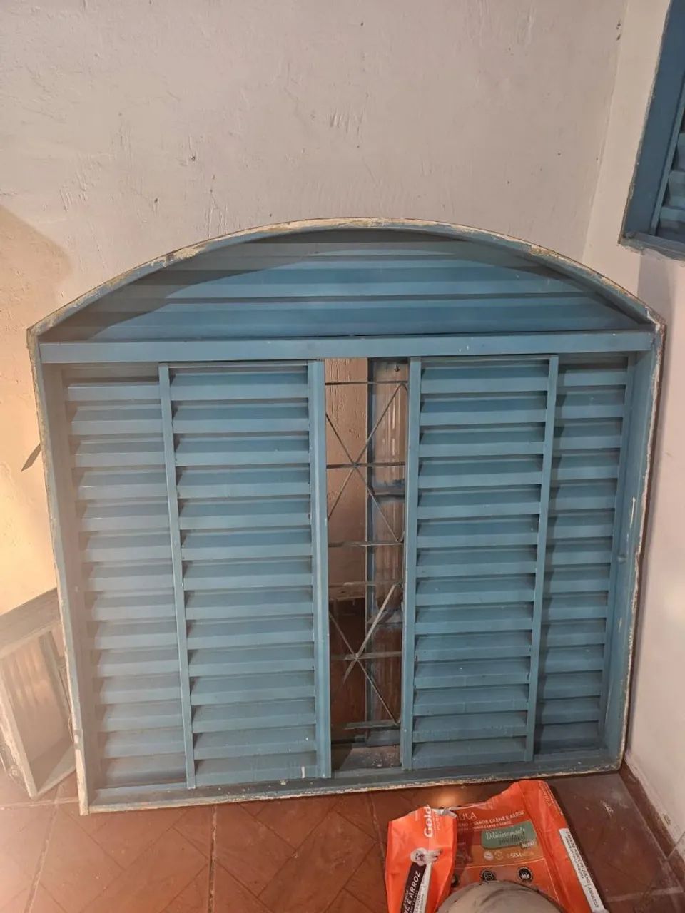 Janela de aço 