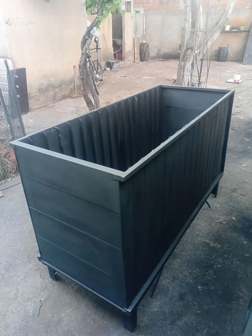 Lixeira  grande  industrial 