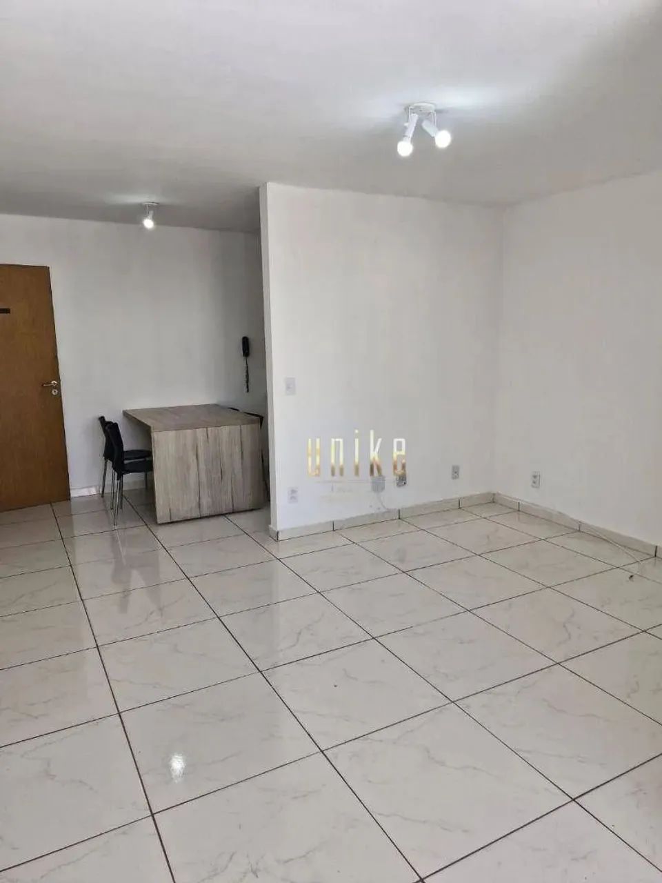 Aluga-se | Valor do condomínio e IPTU inclusos - Apartamento 3 dormitórios no Edifício Inc - Foto 2