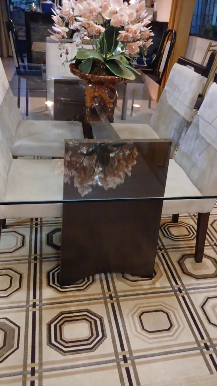 Mesa com tampa de vidro p 6 cadeiras
