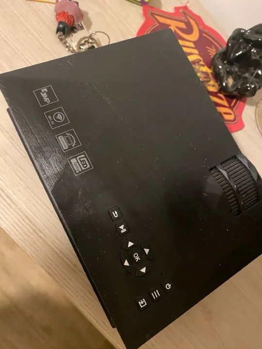 Projetor Multimídia com Entrada HDMI e USB