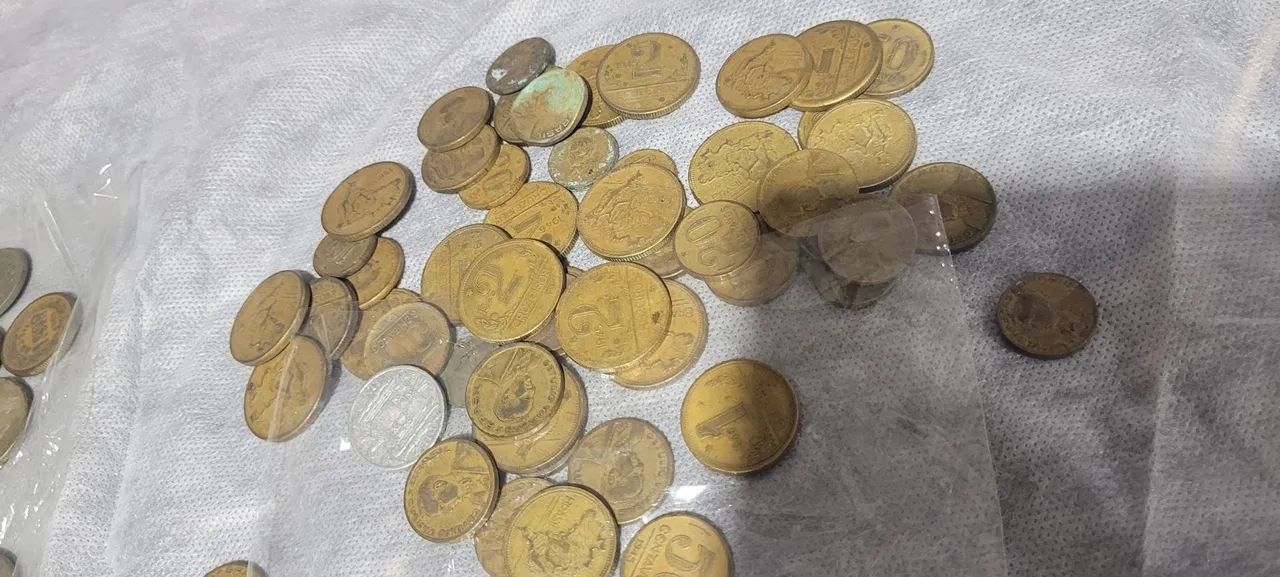 485 moedas e cédulas antigas, nacionais e estrangeiras - Foto 5