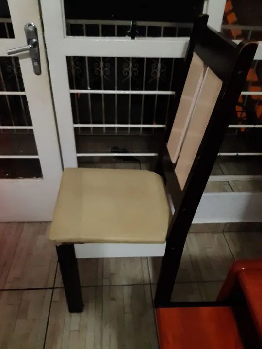 Cadeira de Jantar Madeira e Estofado - Foto 2