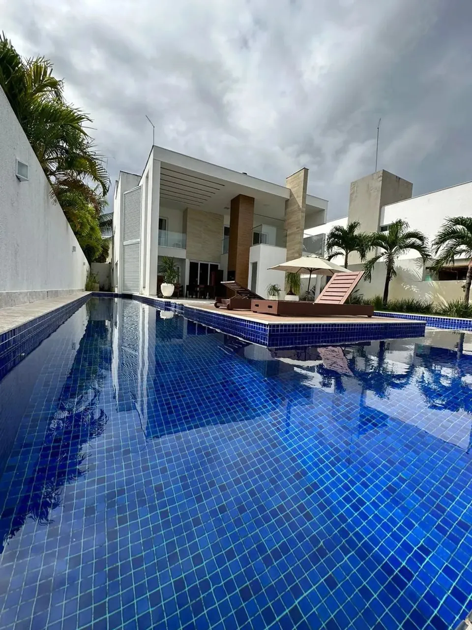 Imóvel para venda tem 380 m2 com 5/4 em um dos melhores condominio de Guarajuba