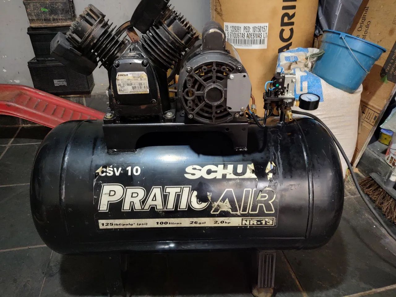 Compressor de Ar Schulz Pro CSV 10/110 10 pés 100 Litros - 110/220v Monofásico