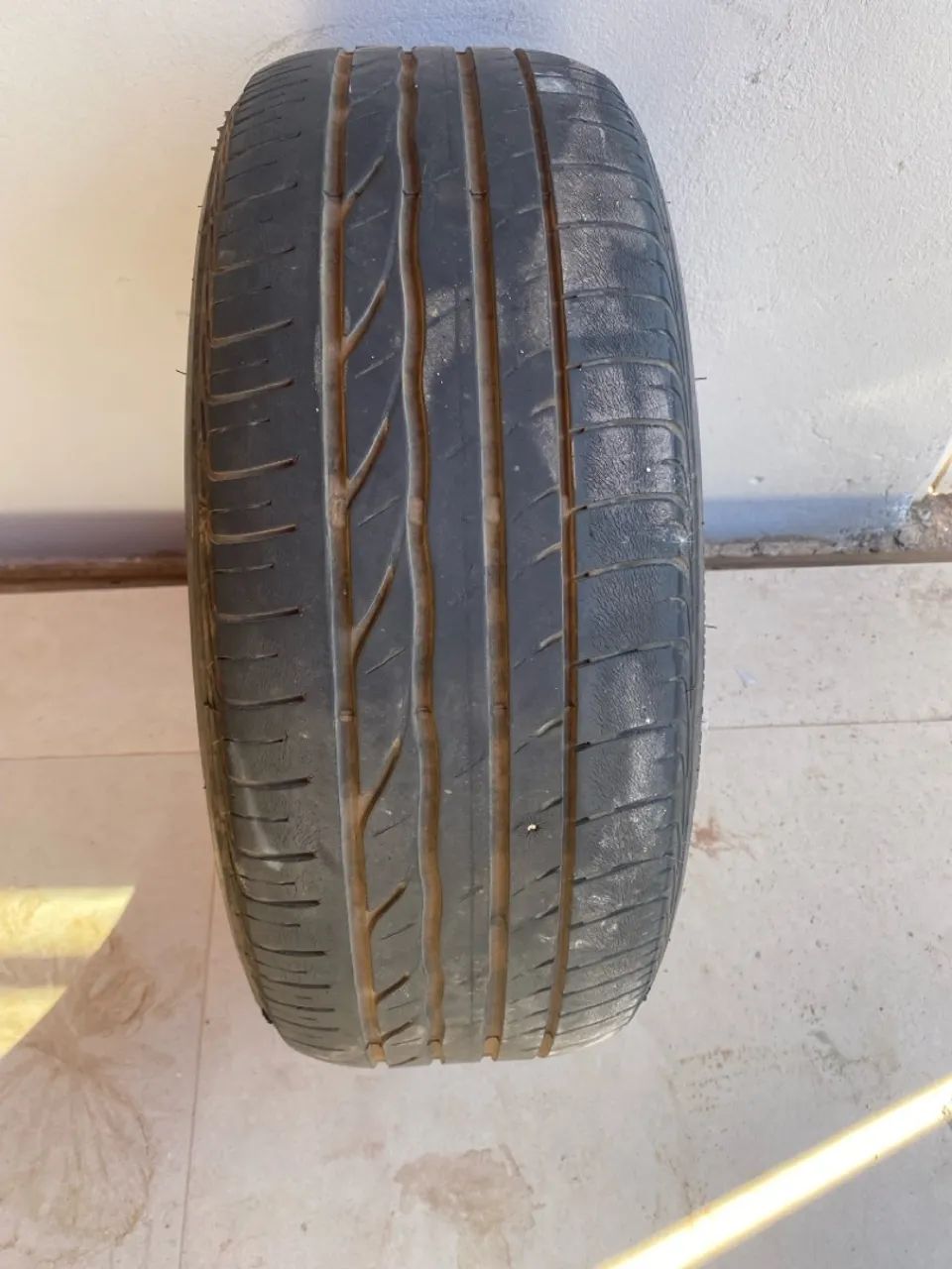 Pneu 205/55R16 - turanza Bridgestone  - Foto 2