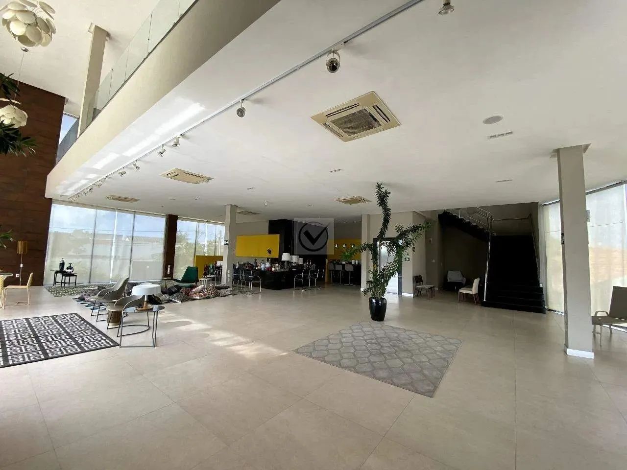 Excelente Prédio Comercial na Av. Tancredo Neves - Foto 2