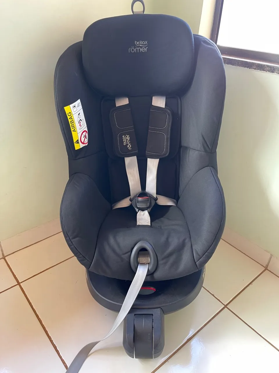 Cadeirinha Britax Römer 360° com ISOFIX