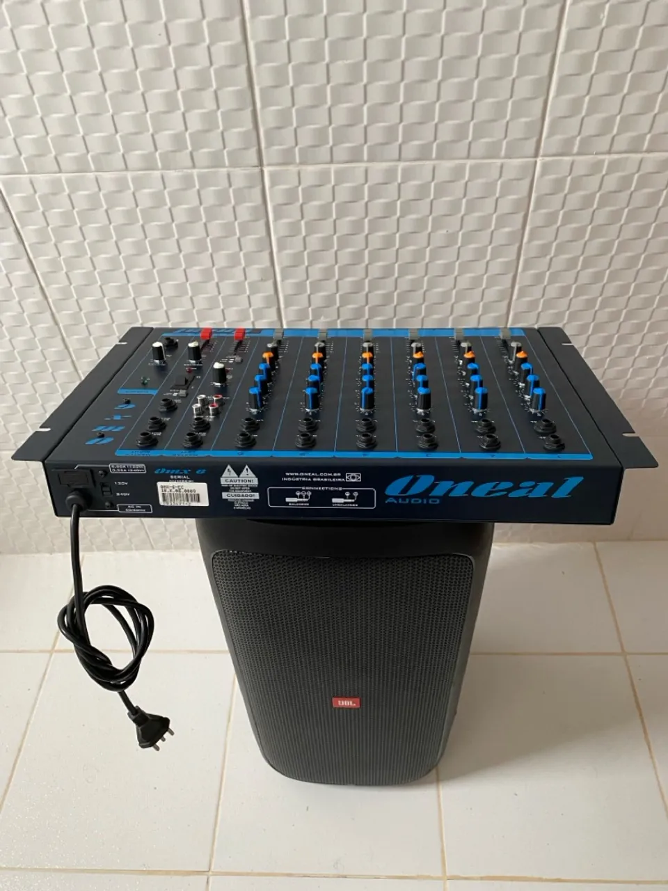 Mesa de Som ONeal OMX 6