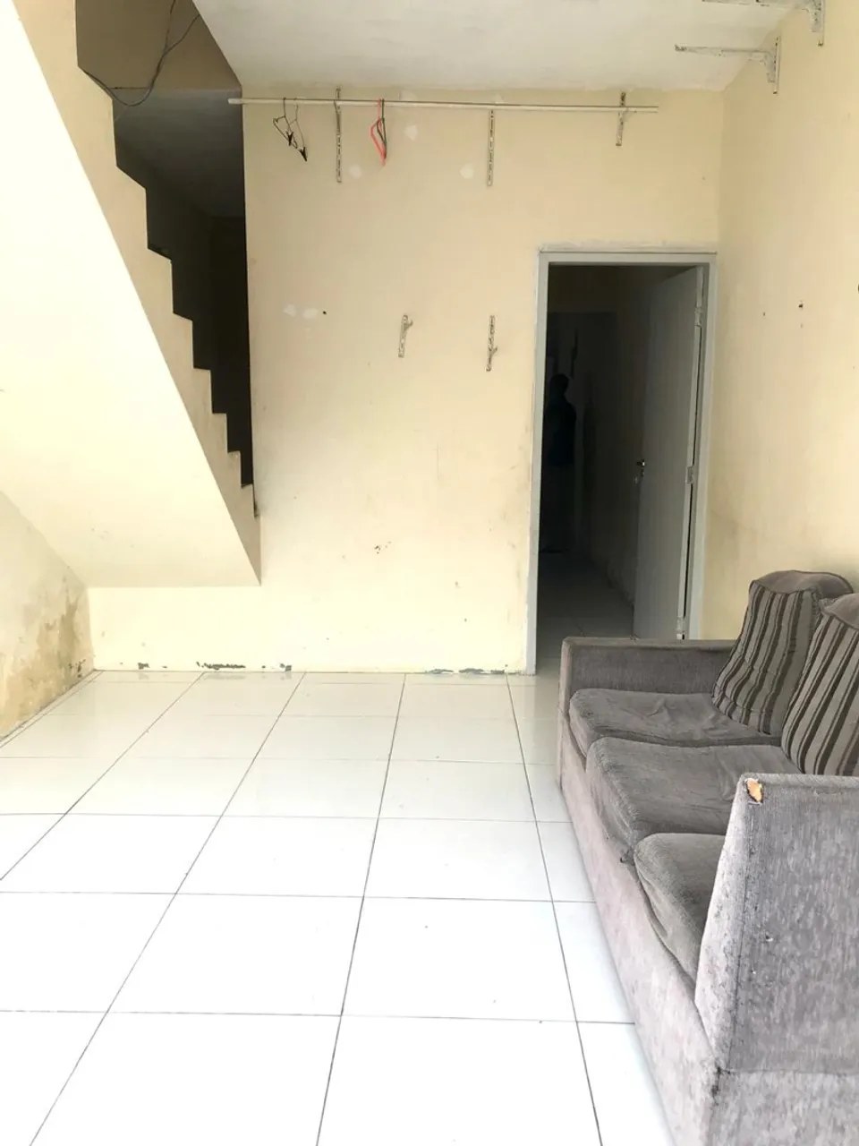 Alugo casa com garagem
