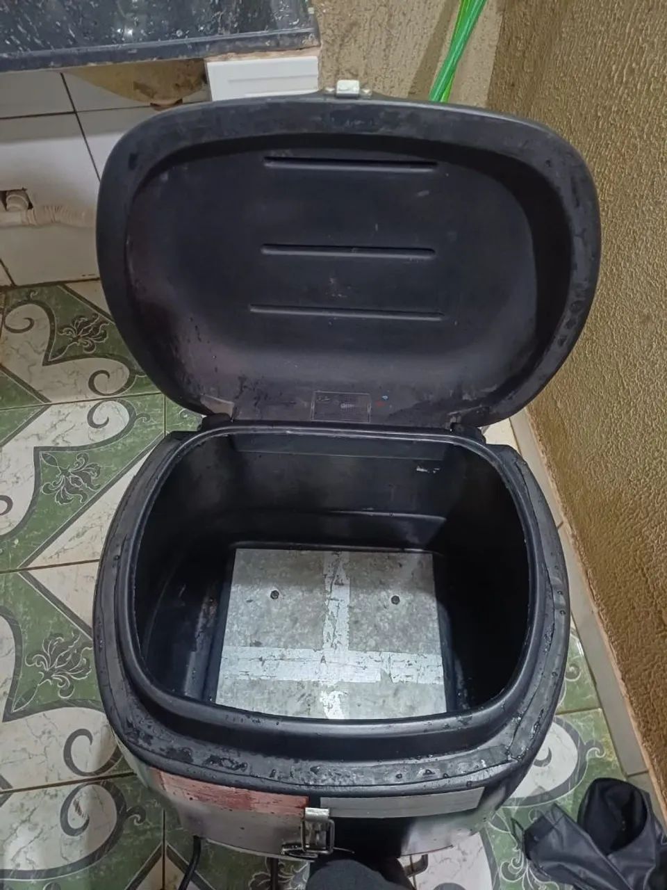 BAÚ MOTOBOY 90L COMPLETO COM CHAPA DE FERRO NÃO DÁ FERRUGEM  - Foto 4