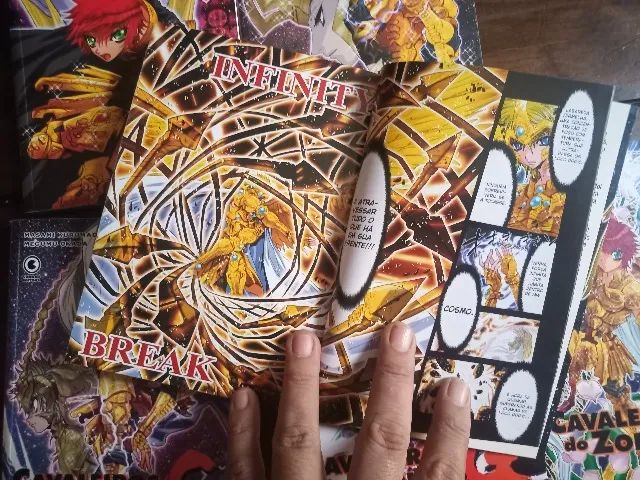 Mangás Cavaleiros do Zodíaco em ótimo estado - Foto 3