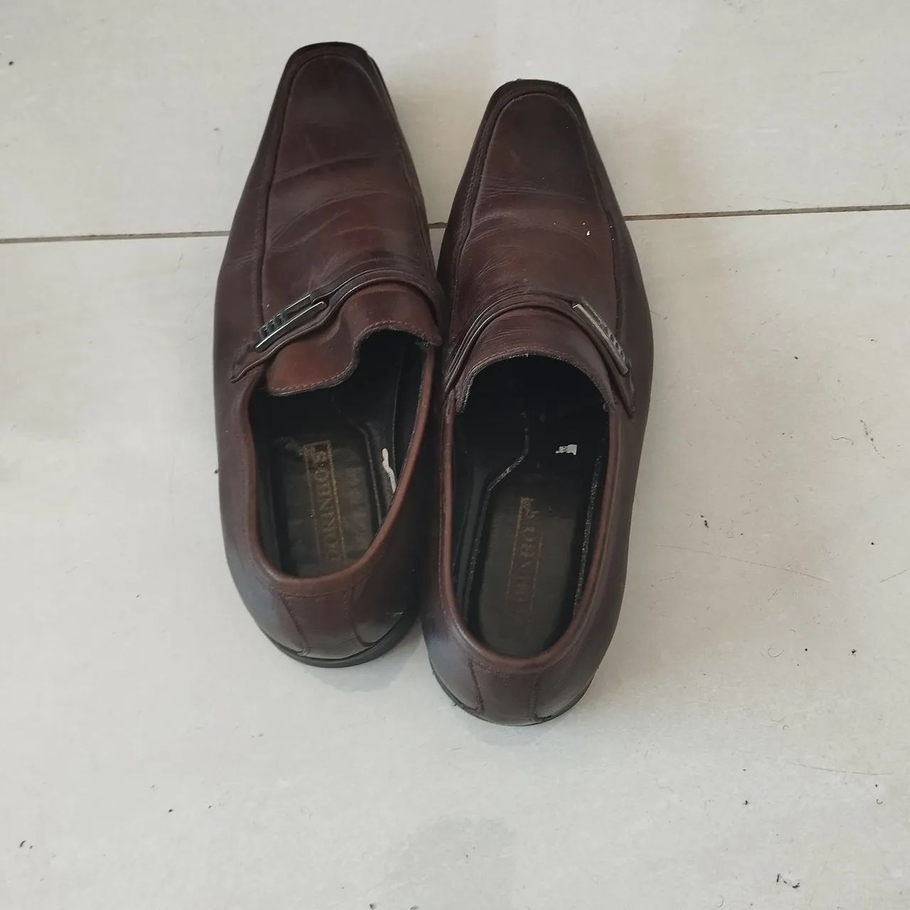 Sapatos sociais de couro marrom - Elegância e estilo - Foto 3