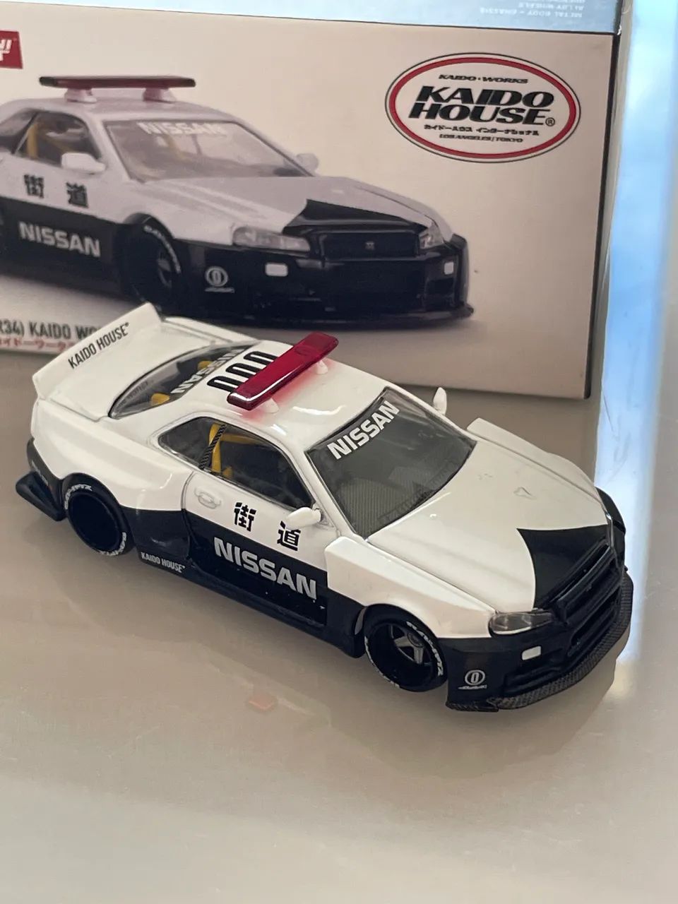 Nissan Skyline R34 Police - kaido house - mini GT - Hobbies e