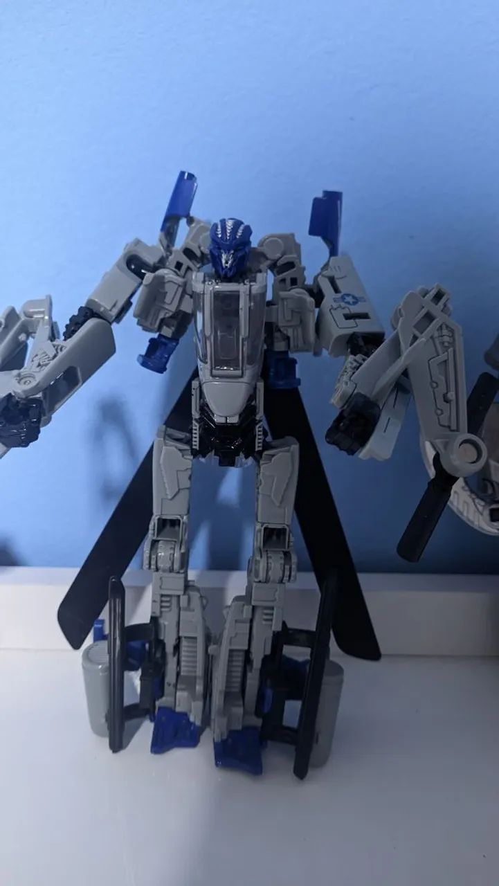 Studio Series 22 - Dropkick Transformers 