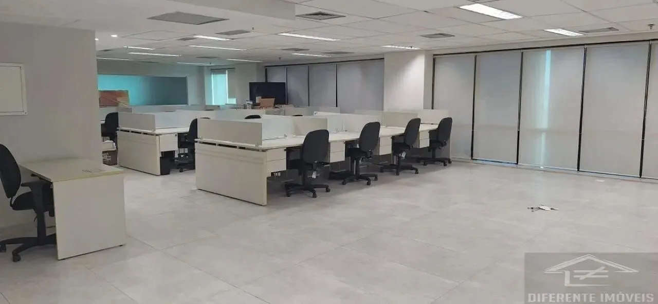 Sala para alugar em Moema, mobiliada ao lado do metrô Moema
