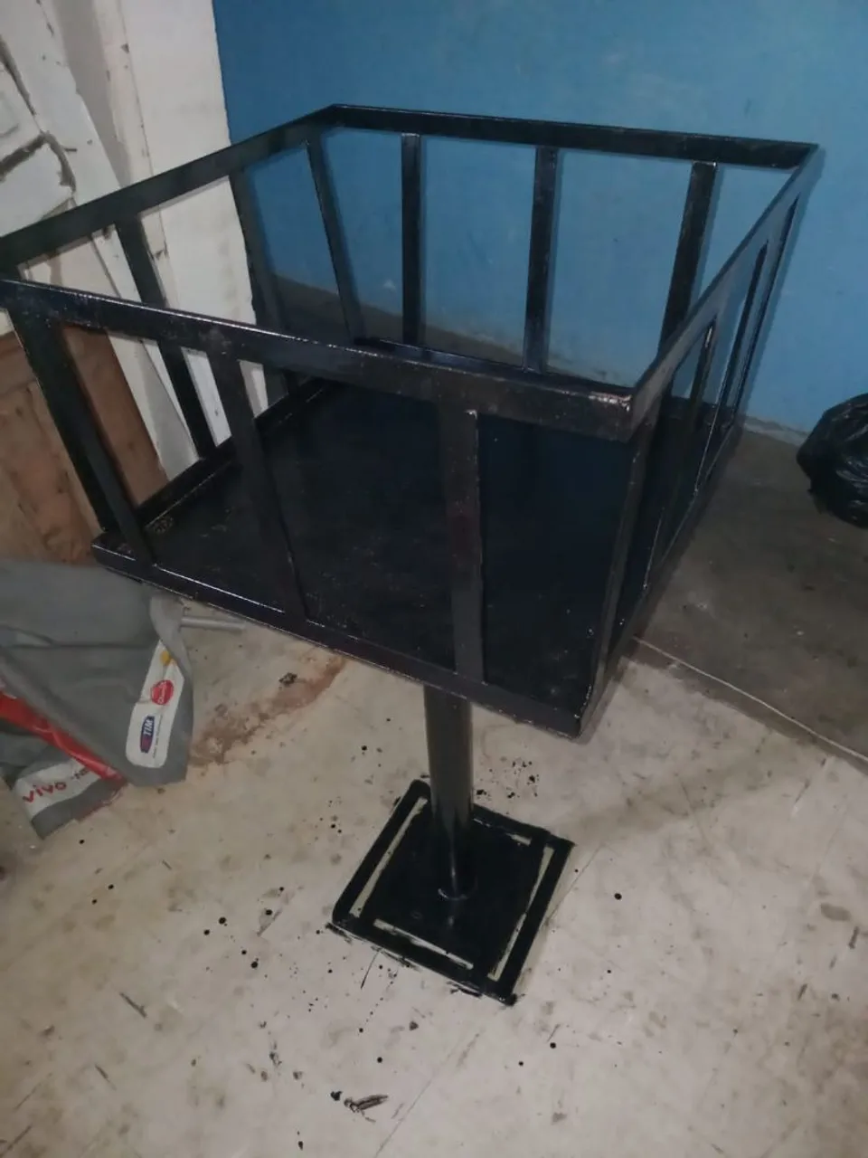 Suporte para lixo ou objetos - Área Externa