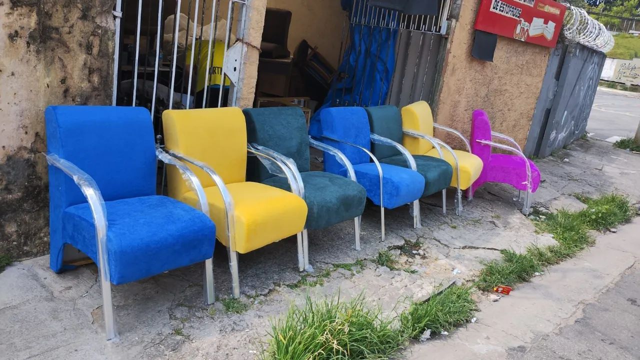 Poltrona nova só 220 reais  - Foto 2