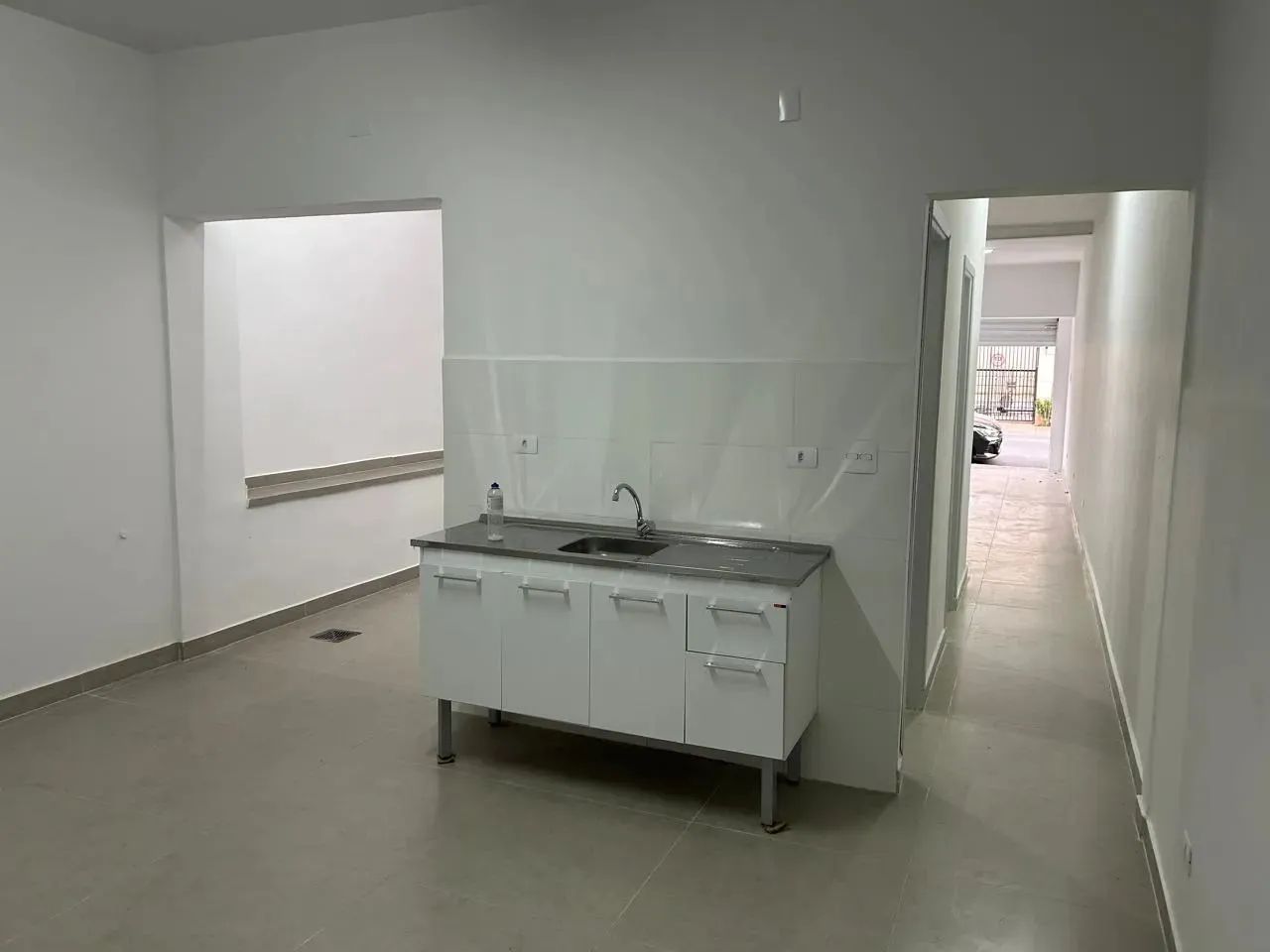 Salão para locação de 250 m com um salão com 2 wcs, cozinha, 2 salas e no fundo + 120 m de - Foto 3