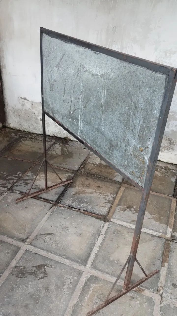 Cavalete em chapa galvanizada nunca usado - Foto 2