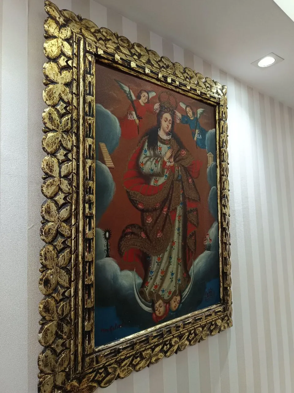 Quadro Religioso com Moldura Dourada