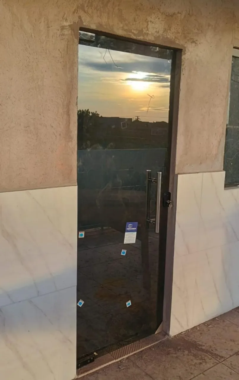 Porta de Vidro Temperado - Nova