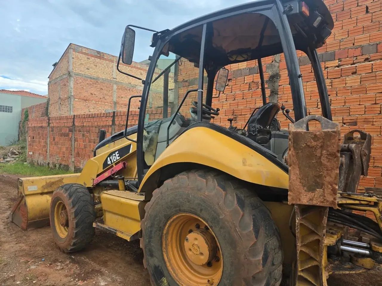 Retroescavadeira Caterpillar 416E ano 2014, traçada 4x4, toda operacional - Foto 6