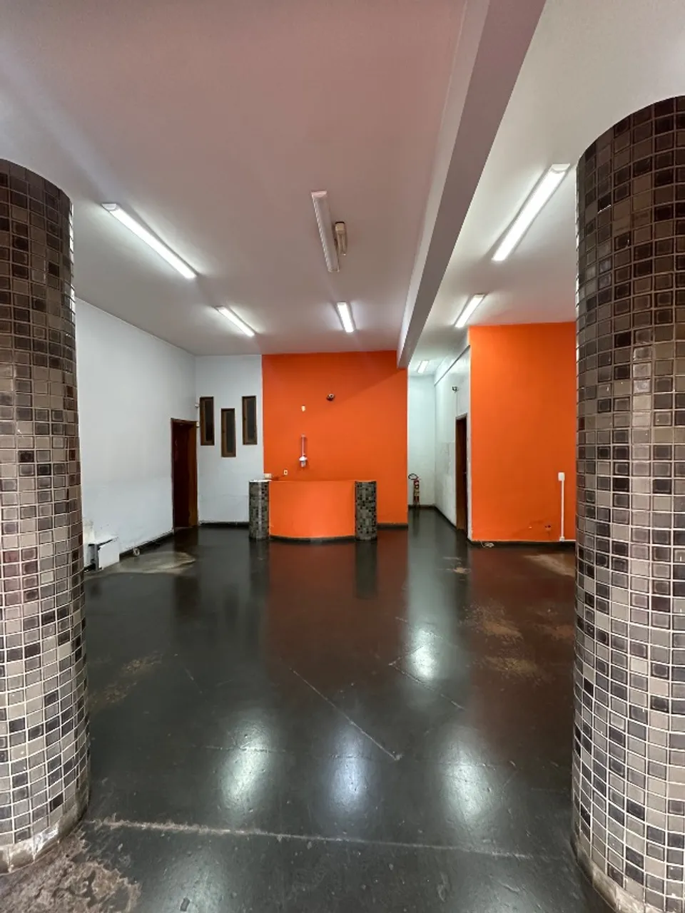 Loja 100 m de Excel. Loc Qe 40 Guará 2 ao lado da Caixa Econômica Federal