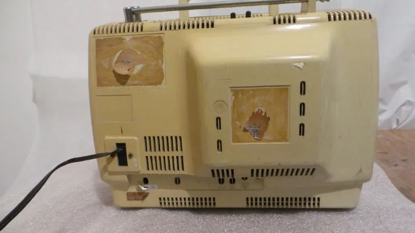 ANTIGA TV MODELO TVC-100 SEMP TOSHIBA COM SELETOR EM FUNCIONAMENTO  - Foto 5