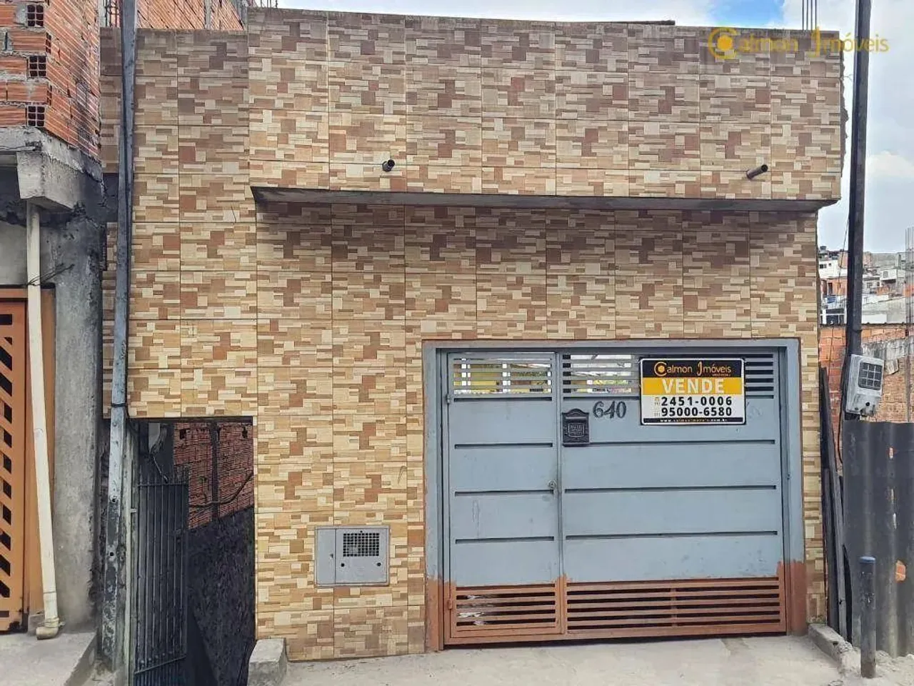 Sobrado 02 Dormitórios para sair do aluguel com vaga de garagem