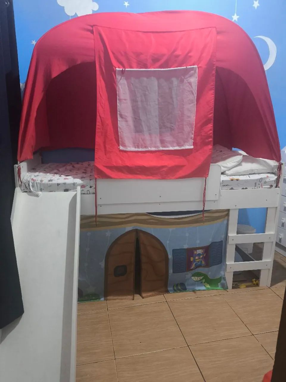 Cama infantil com escorregador e barraca - Foto 2