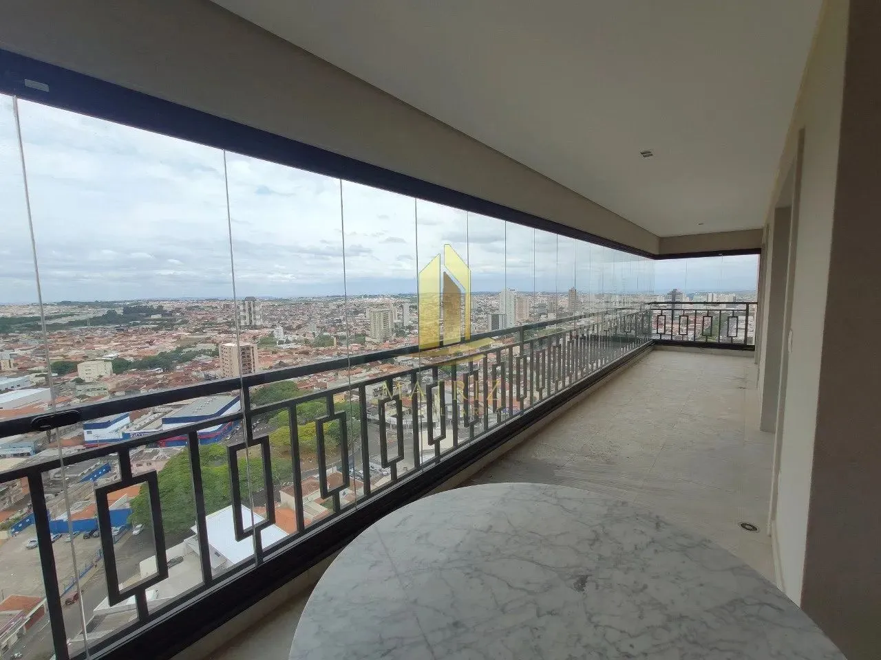 Apartamento de Alto Padrão à Venda - Avenida Presi