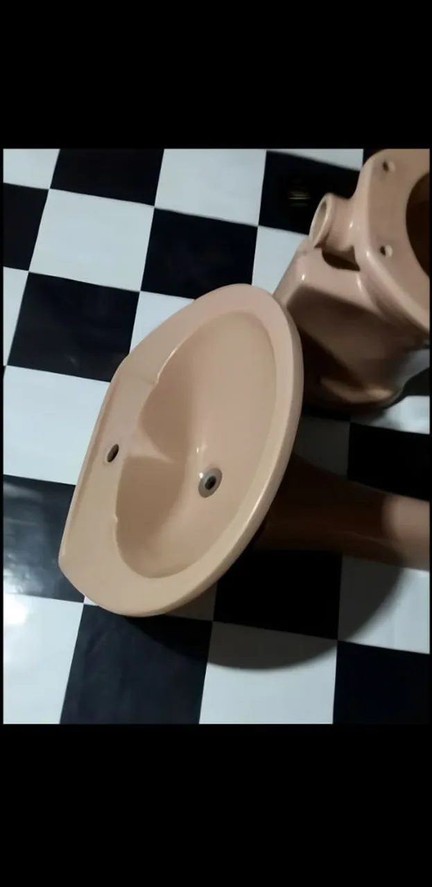 PIA COM COLUNA E VASO SANITÁRIO