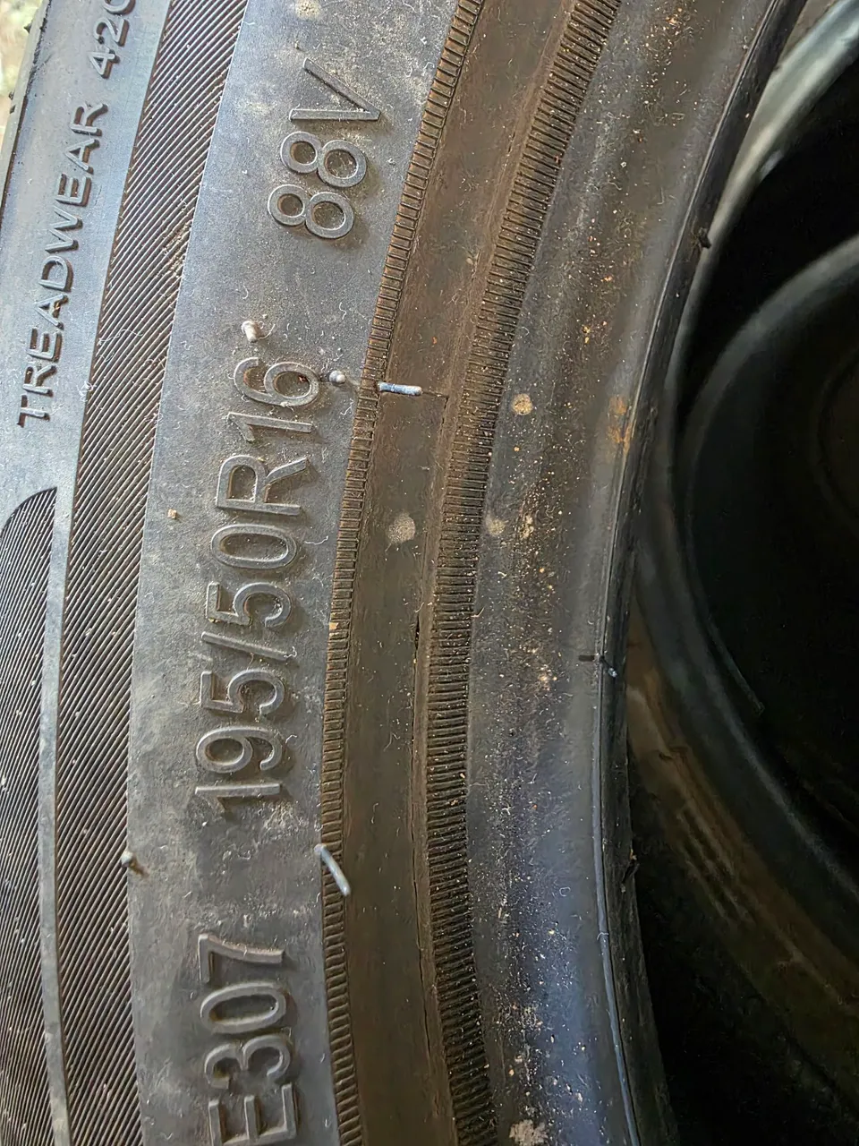 Pneu 195/50R16 E307 88V