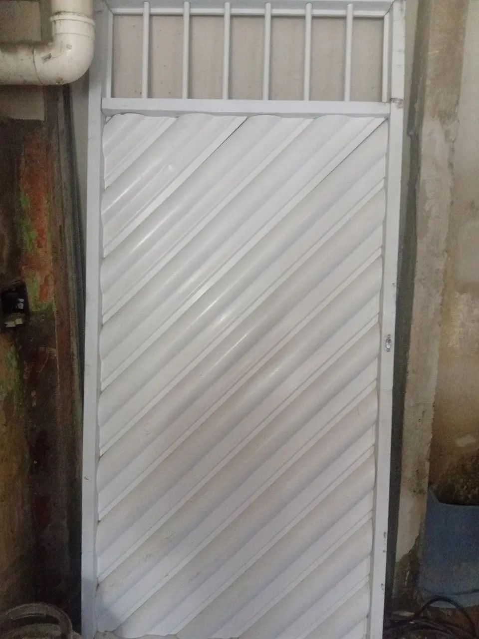 Portão semi novo .64169920325634122