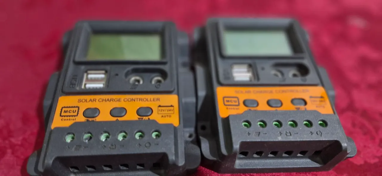Controlador de Carga Solar PWM - 12V/24V