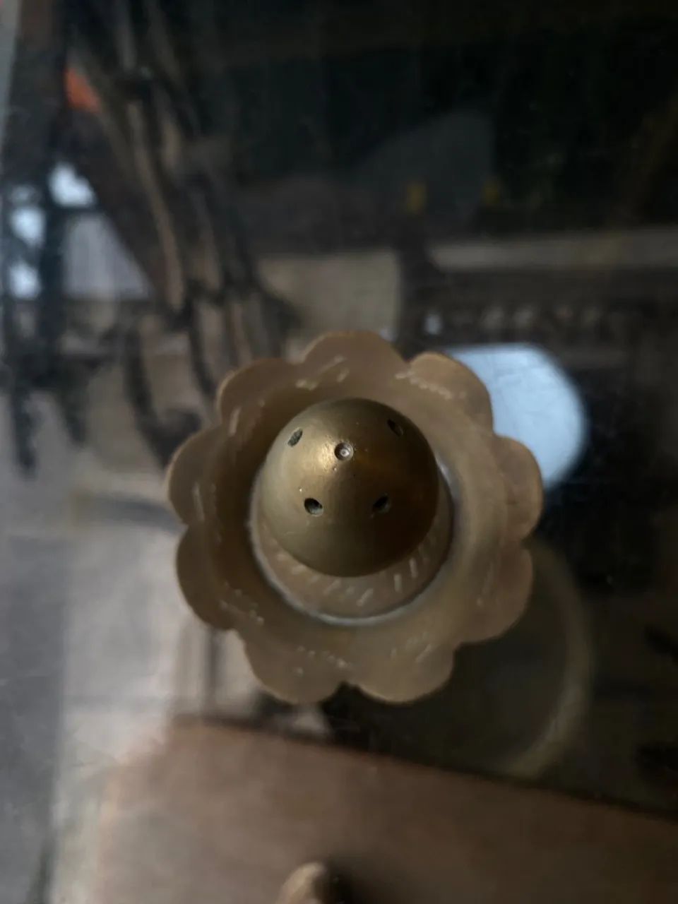 Pequeno incensário em bronze.  - Foto 2