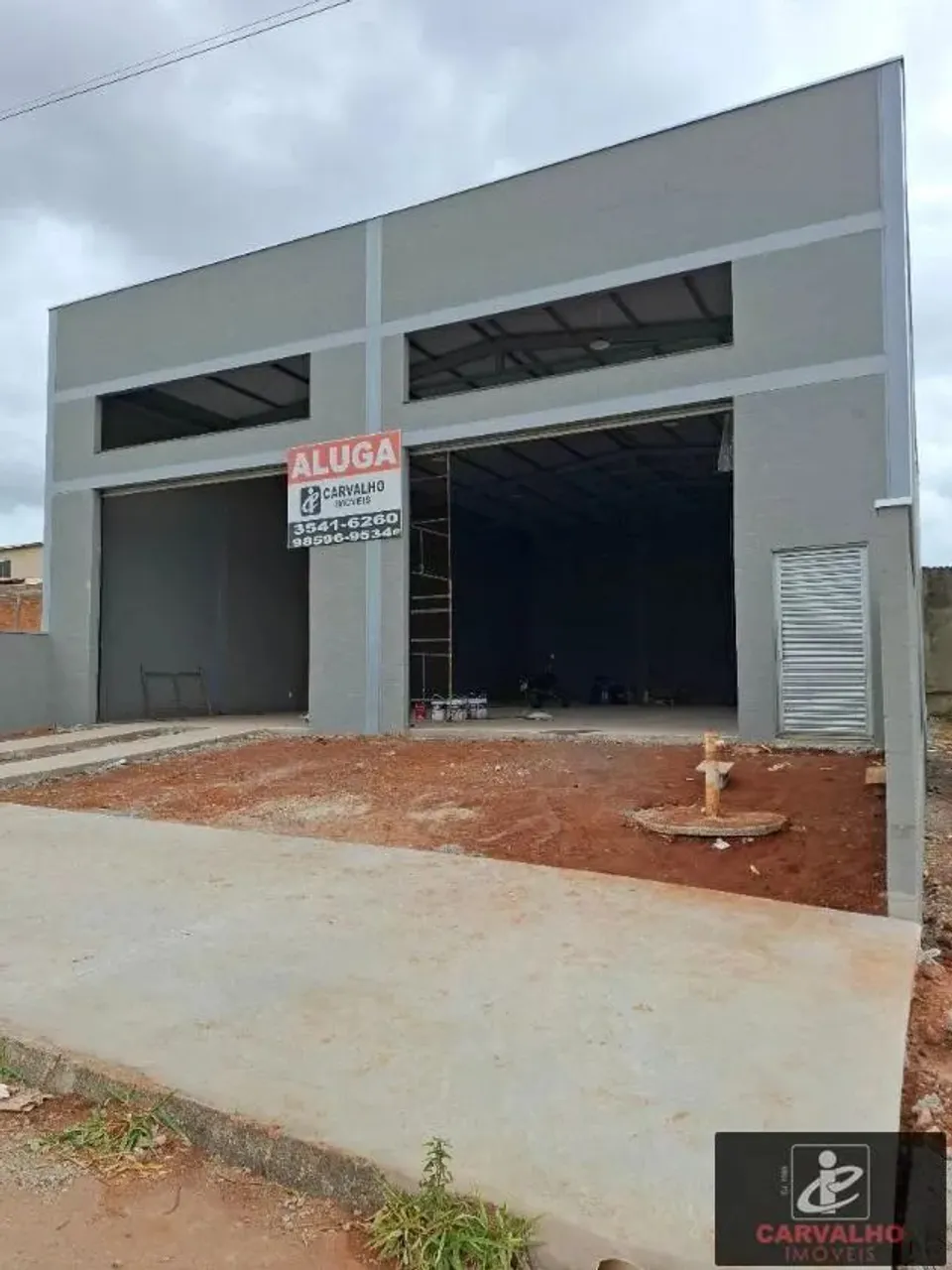 GALPÃO COMERCIAL COM 22X12 NO RESIDENCIAL KATIA