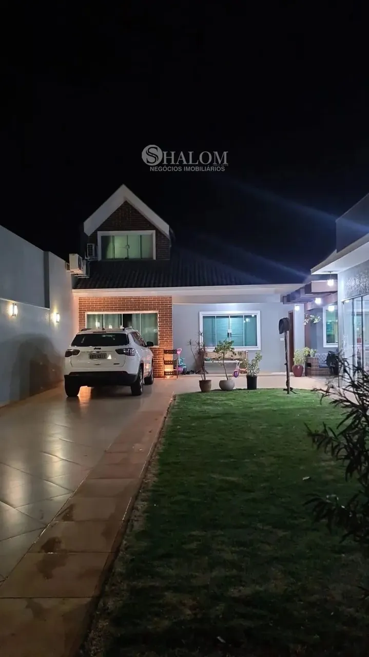 Sobrado à venda em Maringá, Jardim Indaiá, com 5 quartos, com 210 m²